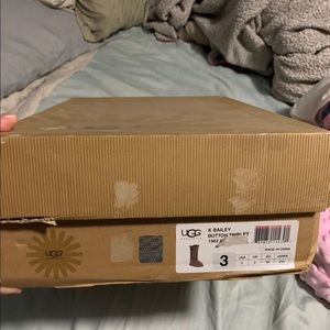 Ugg boots kids size 3